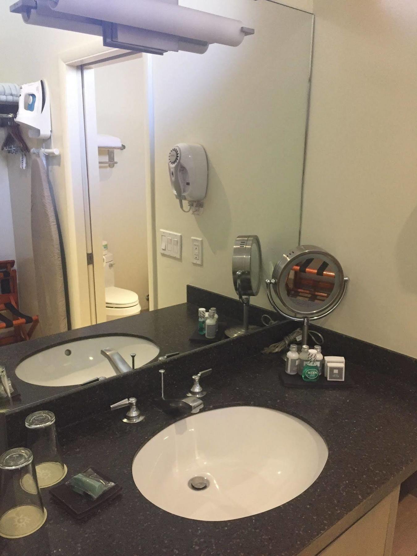 Desert Pearl Inn Спрингдейл Екстериор снимка