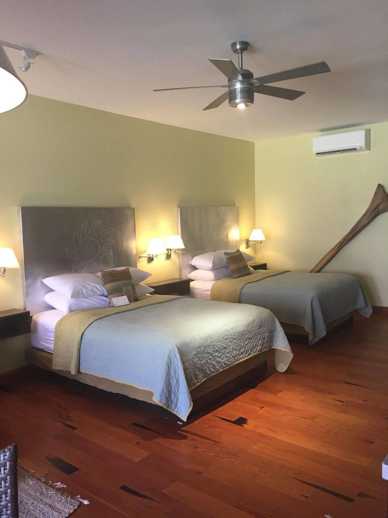 Desert Pearl Inn Спрингдейл Екстериор снимка