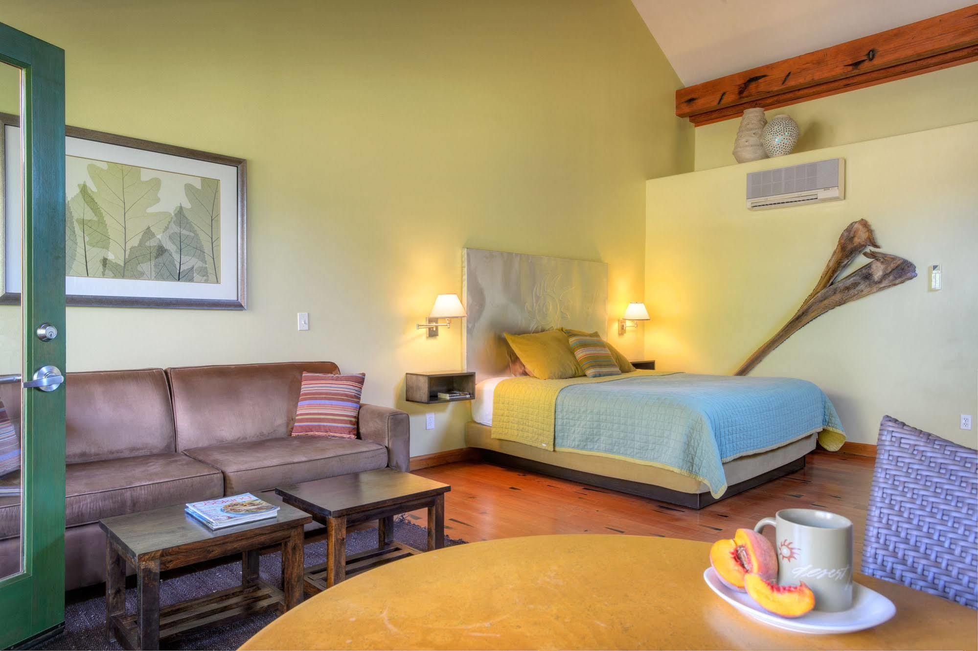 Desert Pearl Inn Спрингдейл Екстериор снимка